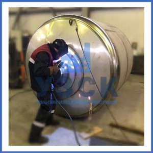 Купить баки и ёмкости из нержавеющей стали от завода УЗСК в Великом Новгороде